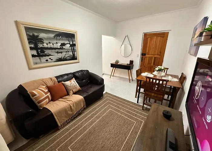 Apê na Enseada - Ar, Wi-Fi, garagem e praia a pé! Guarujá
